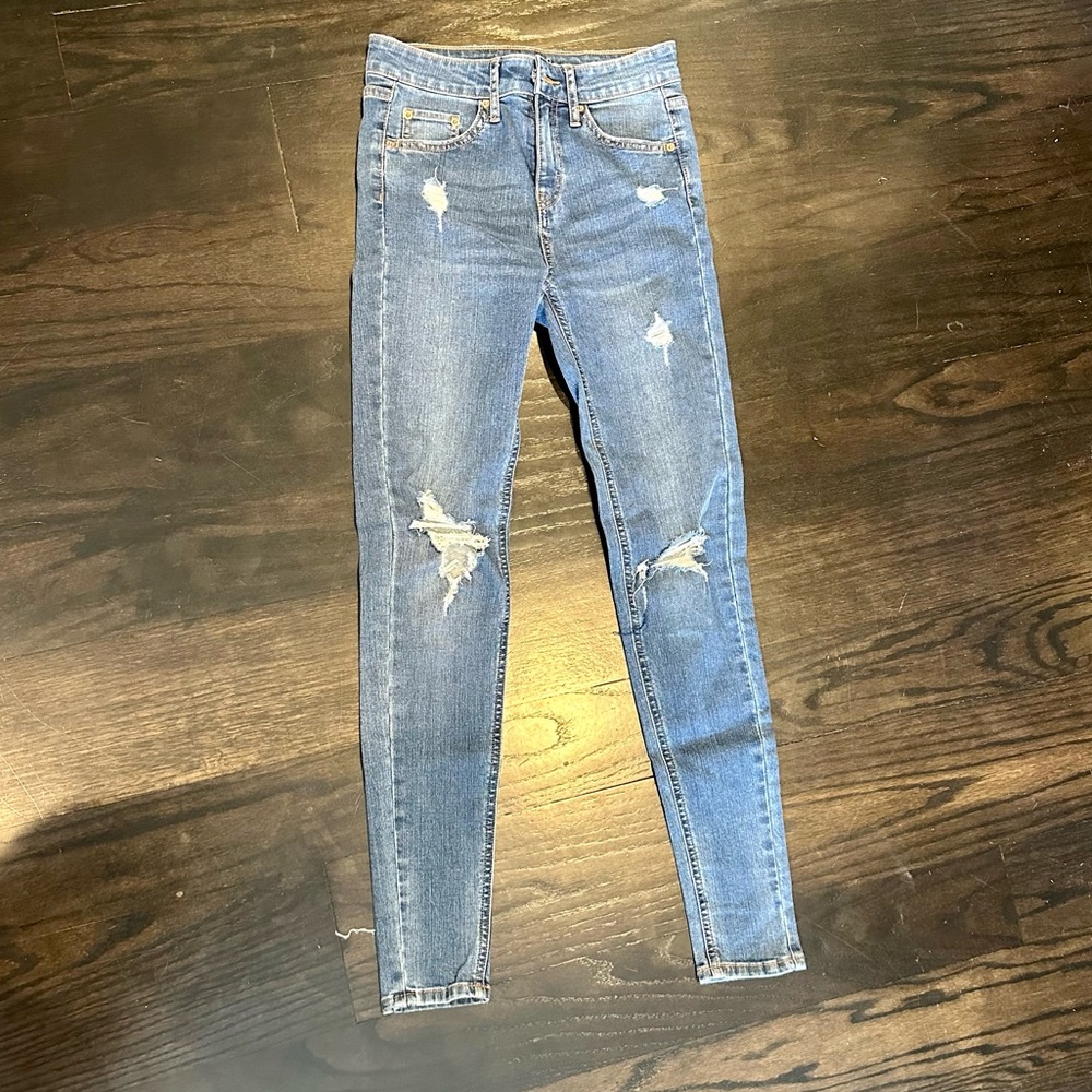 Skinny, high waisted blue jeans size 0 by Wild Fable, EUC